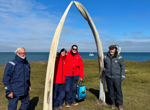 Whale Wednesday: Highlighting the work of Craig George and Harry Brower Jr.🐋🌊 🌎🌊 During…