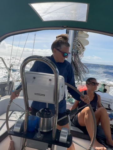 Ripping along from Maui to Oahu!